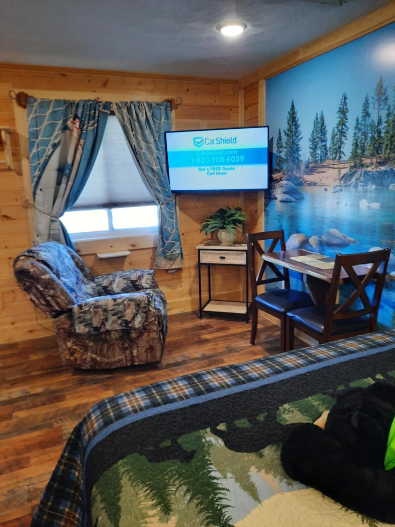 Bear Cove Inn Saint Ignace Exteriér fotografie
