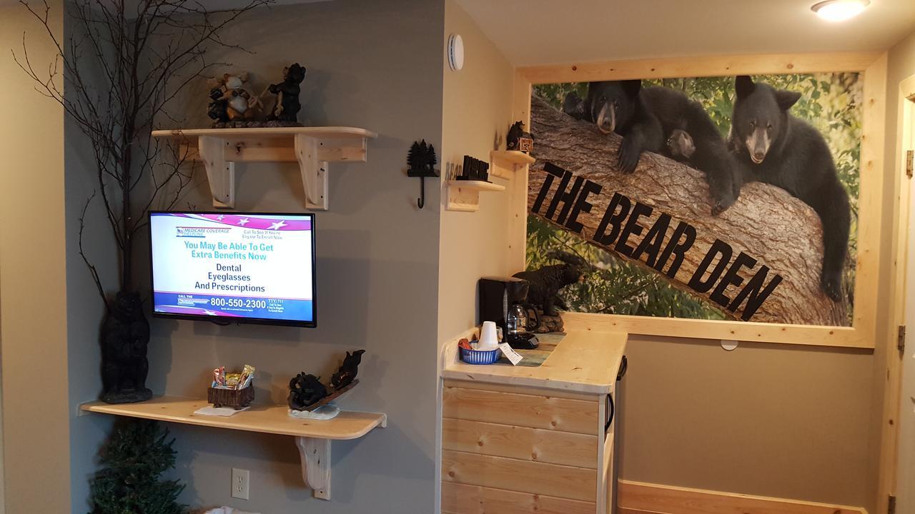 Bear Cove Inn Saint Ignace Exteriér fotografie
